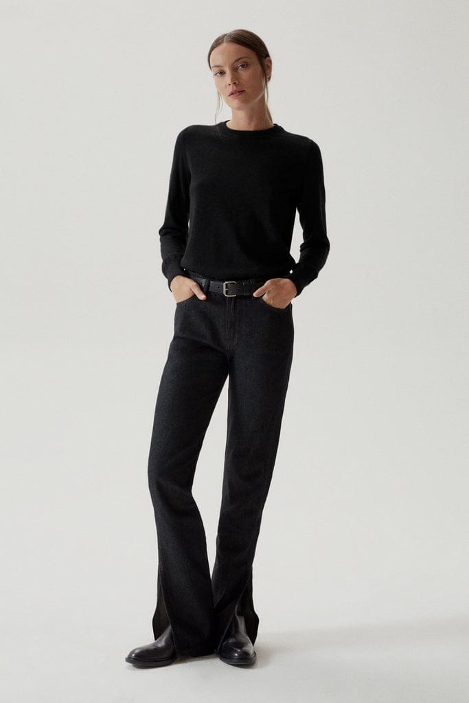 Black | The Ultrasoft Wool Round-Neck