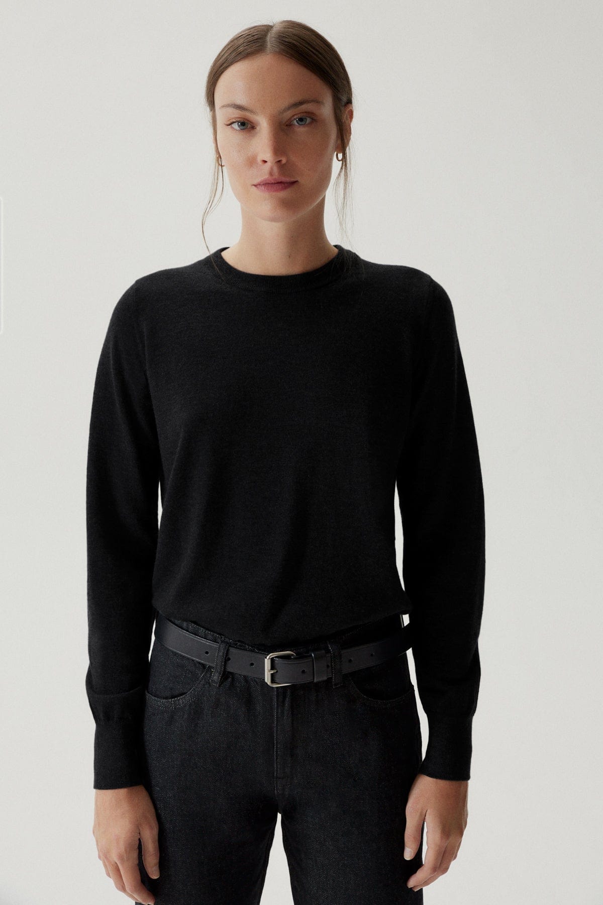 Black | The Ultrasoft Wool Round-Neck
