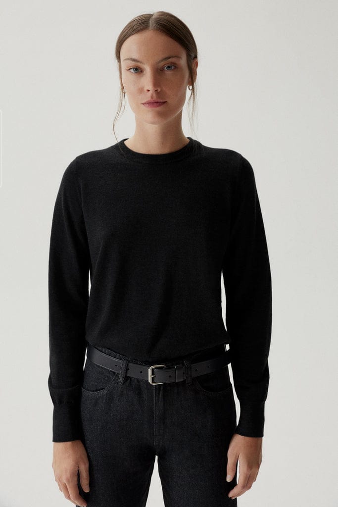 Black | The Ultrasoft Wool Round-Neck