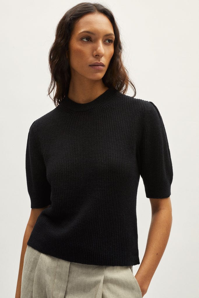 Black | The Linen Cotton Ribbed T-Shirt with pinces