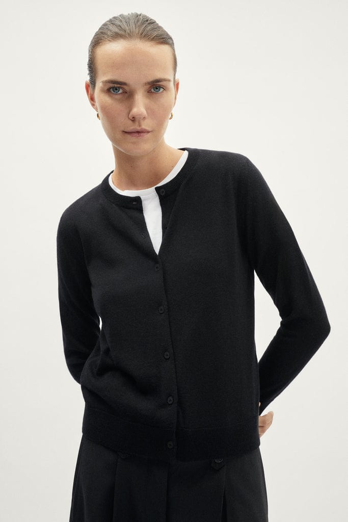 The Ultrasoft wool Crewneck Cardigan - black