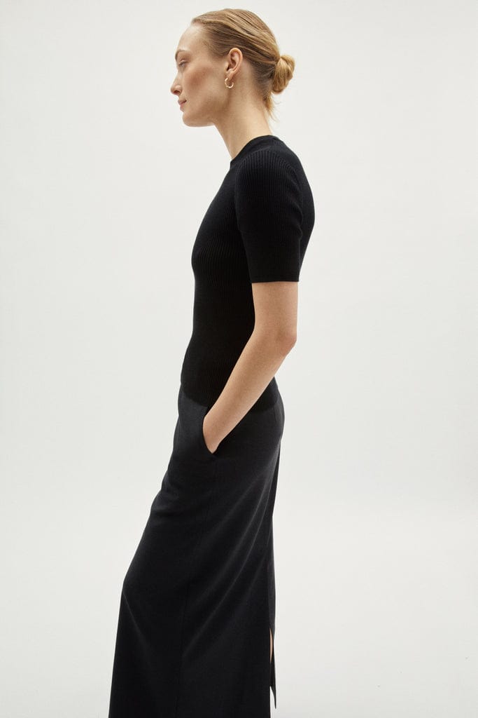 Black | The Organic Cotton Ribbed T-Shirt