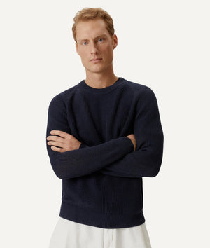 Der gerippte Pullover aus Leinen und Baumwolle