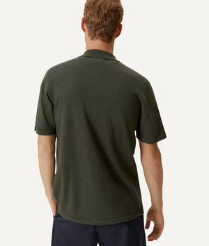 Das Leinen-Baumwoll-Shirt mit kurzen Ärmeln