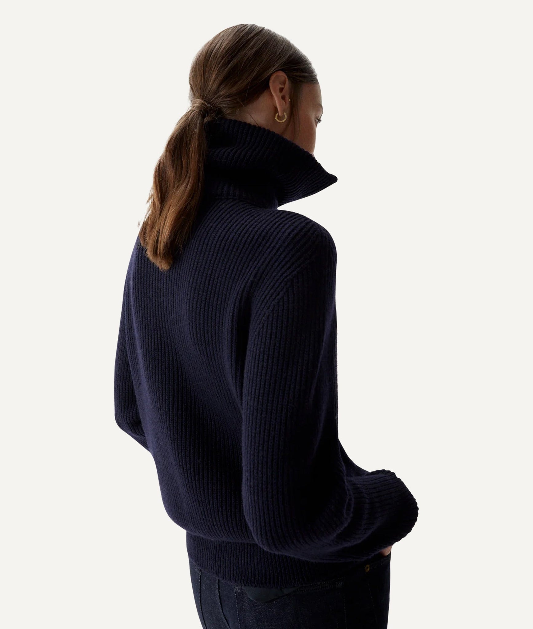Der Pullover aus Merinowolle mit halbem Reißverschluss