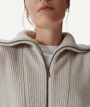 Der Pullover aus Merinowolle mit halbem Reißverschluss