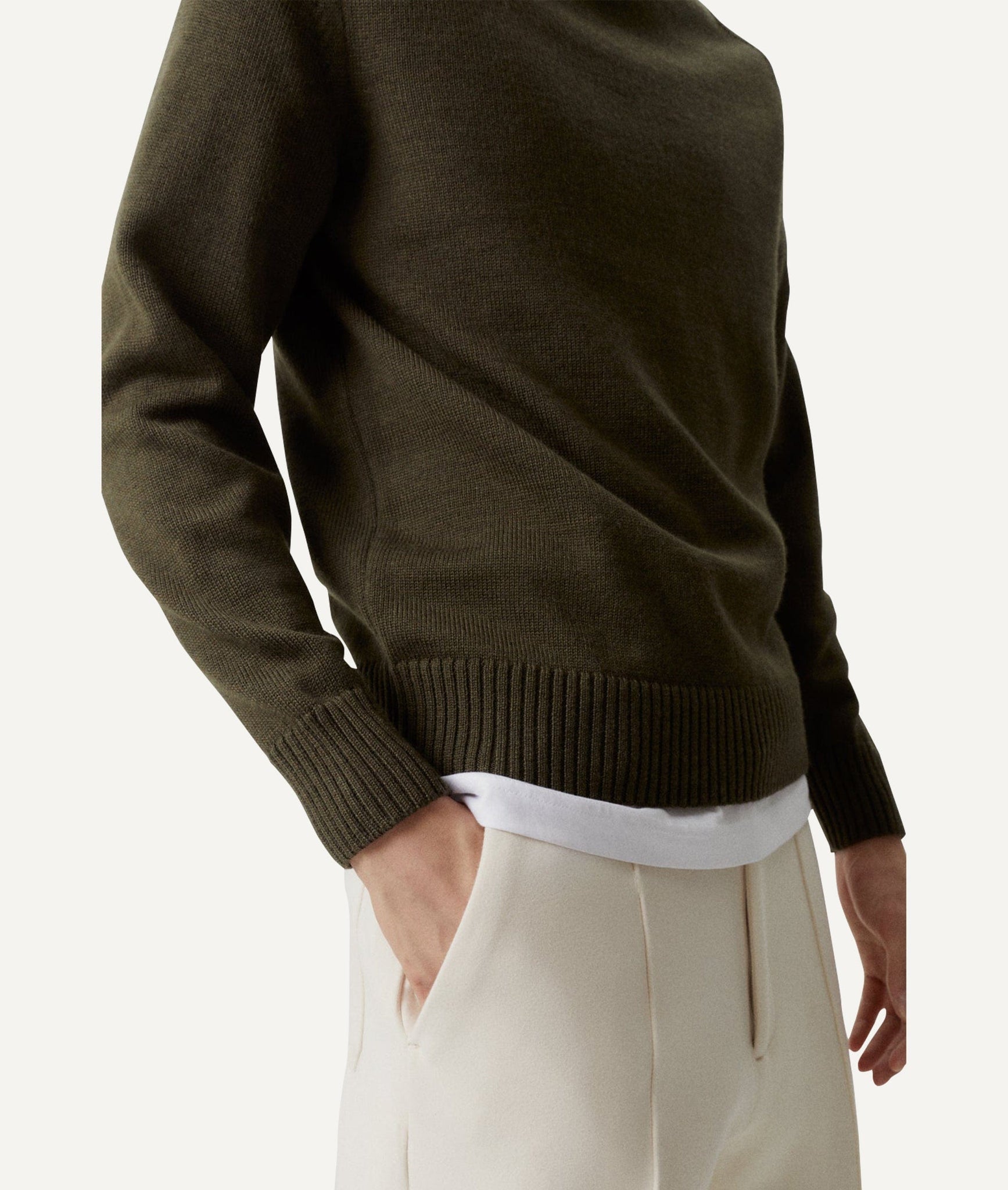 The Merino Wool Saddle Shoulder Sweater - Black / M