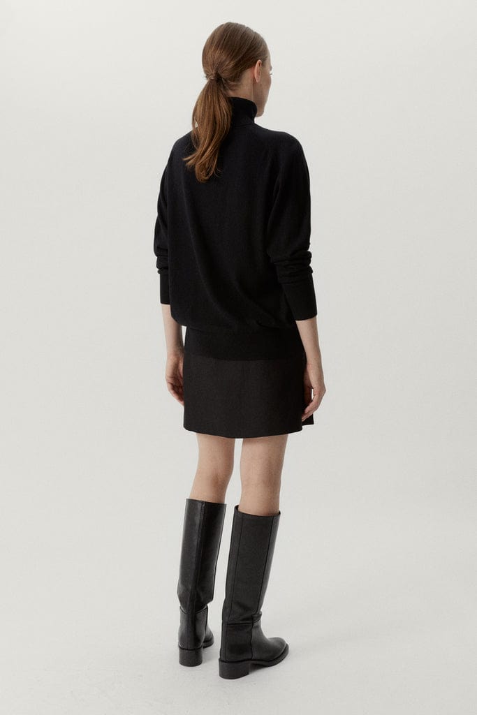 Black | The Ultrasoft Wool Relaxed Roll-Neck