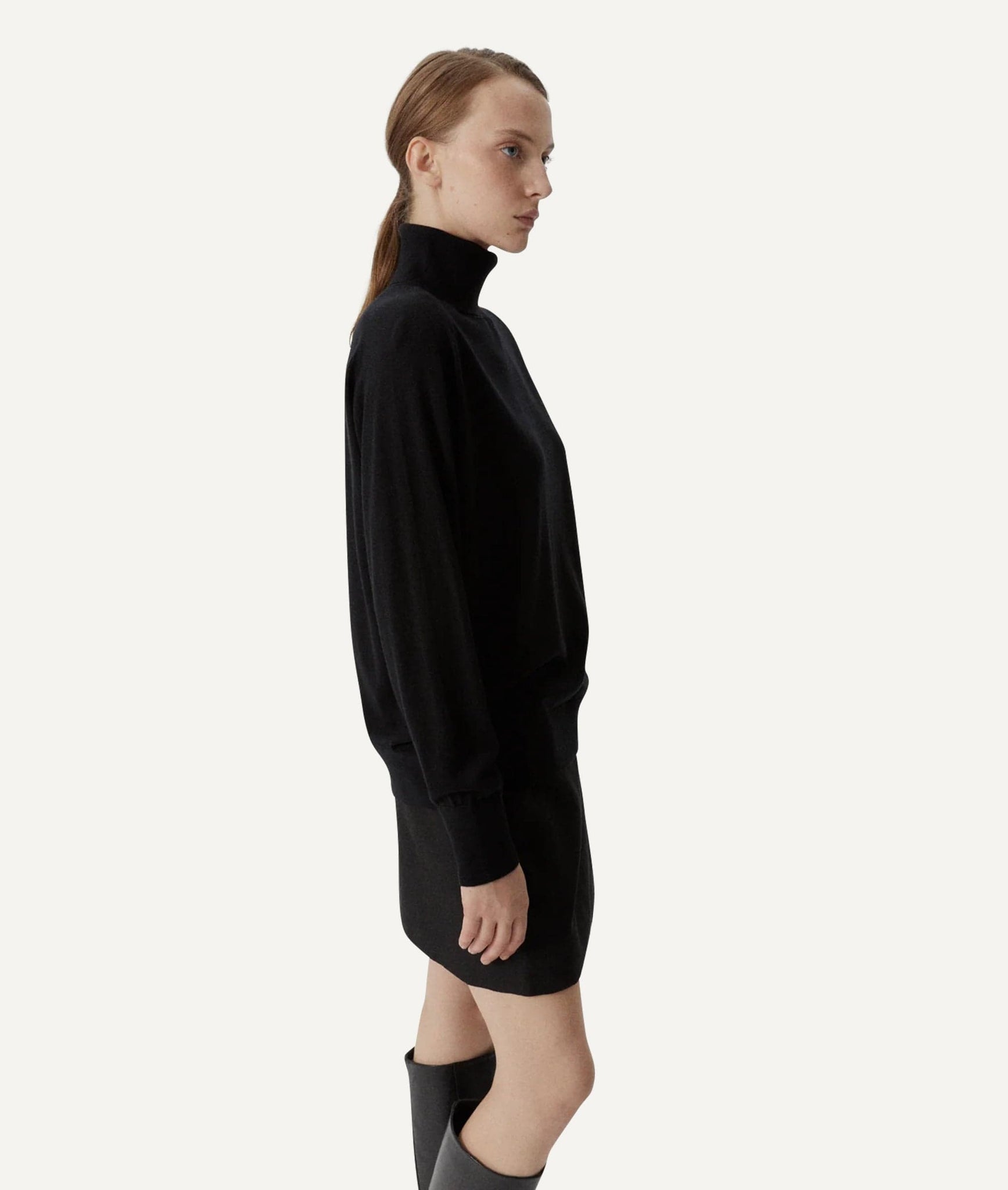 The Ultrasoft Wool Relaxed Roll-Neck - Midnight Blue / M