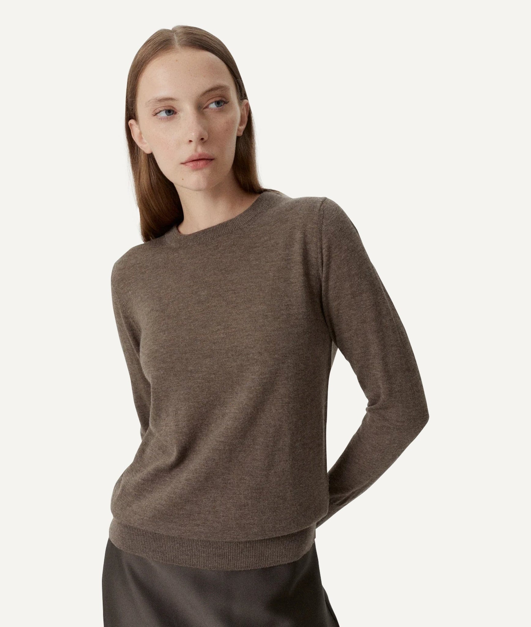 The Ultrasoft Wool Round-Neck - Brown Melange / XS