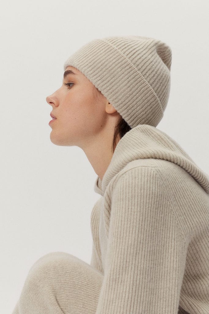 the woolen ribbed beanie ecru