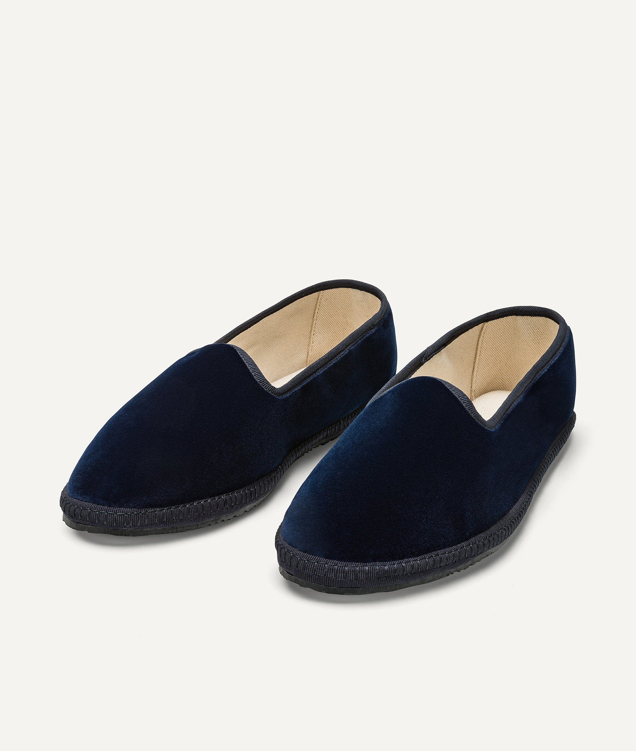 Friulana in Samt – ETIQL - Main Image