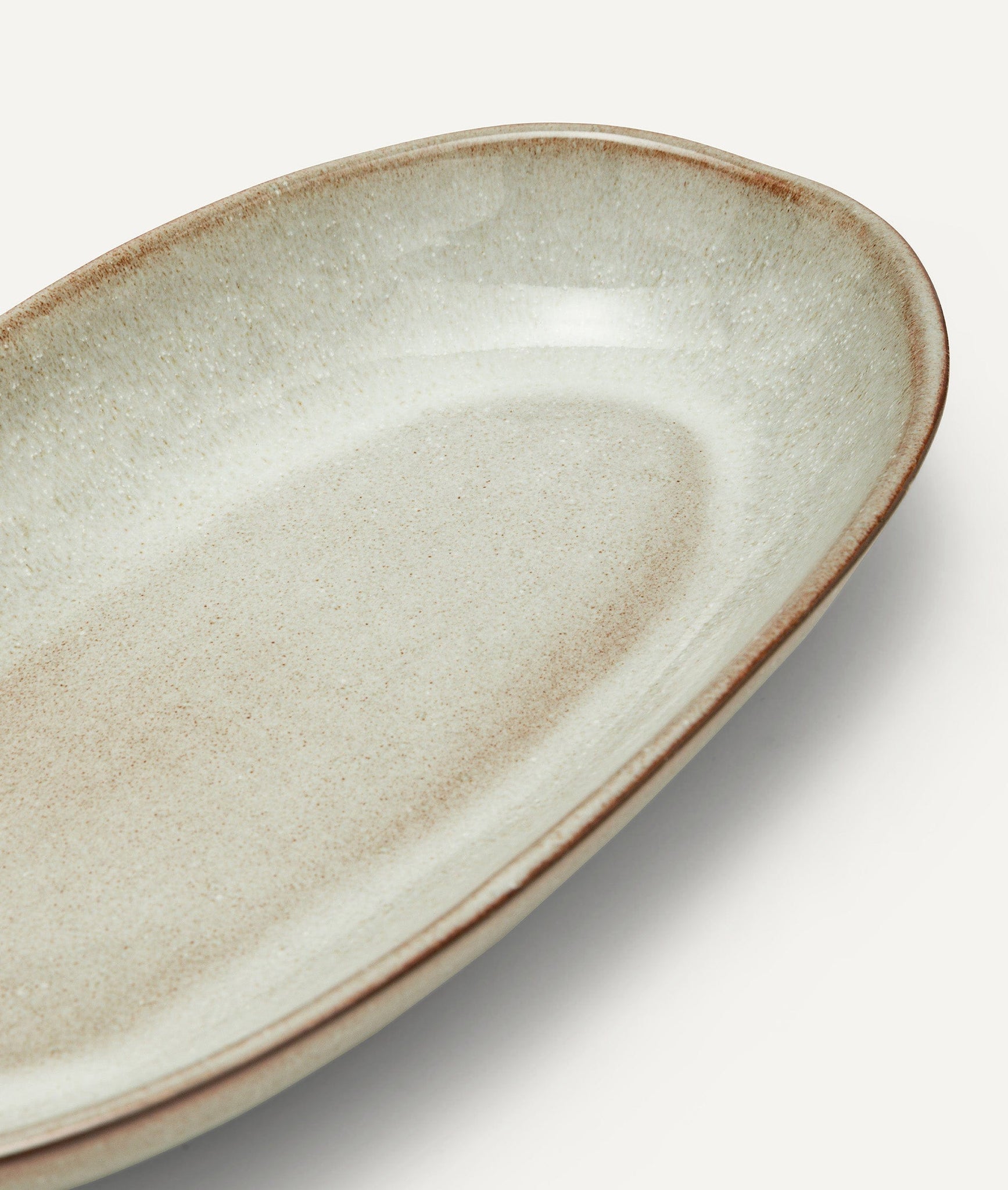 Medium Oval Tray in Ceramic